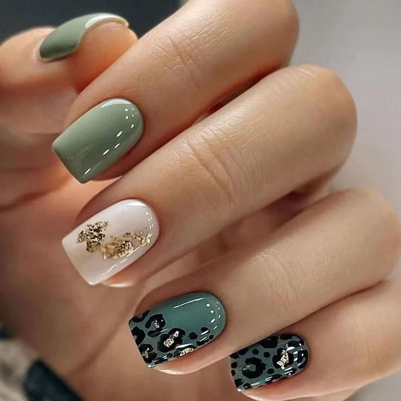 24pcs Short Round Full Cover Detachable Press-On Nails - French Blue & Pearl White with Heart Design
